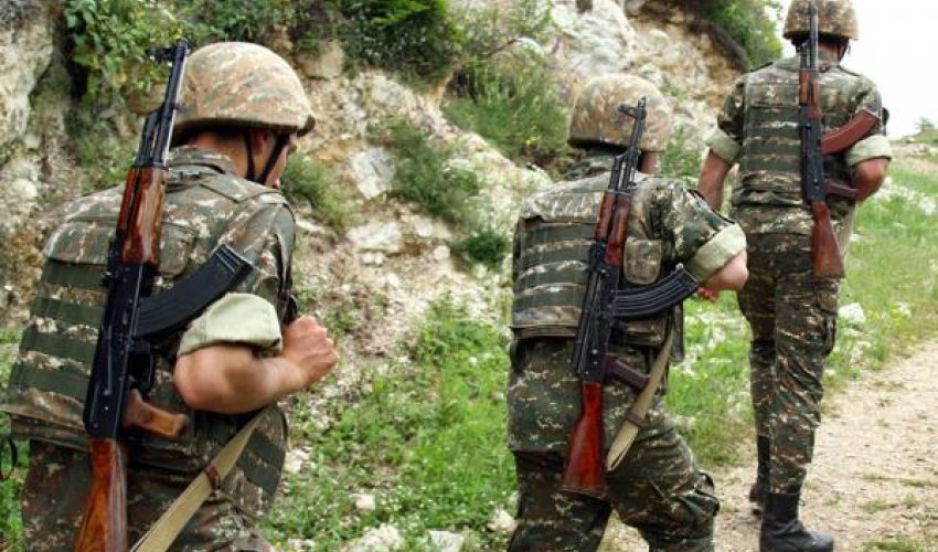 İrəvanda siyasi klounada