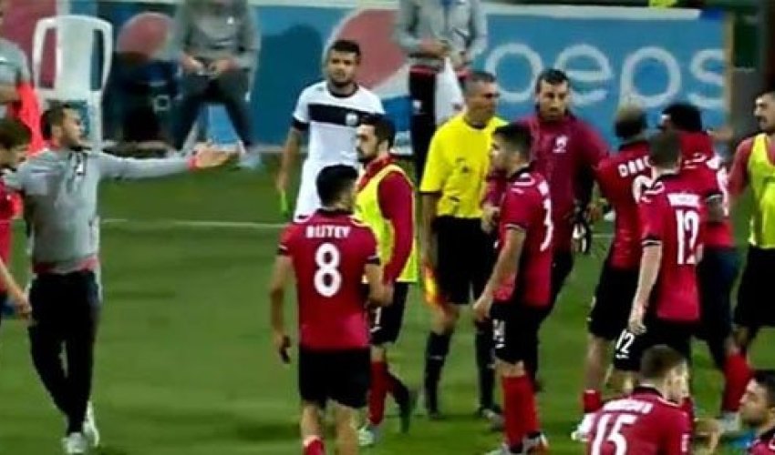 «Qəbələ»nin futbolçuları arasında dava