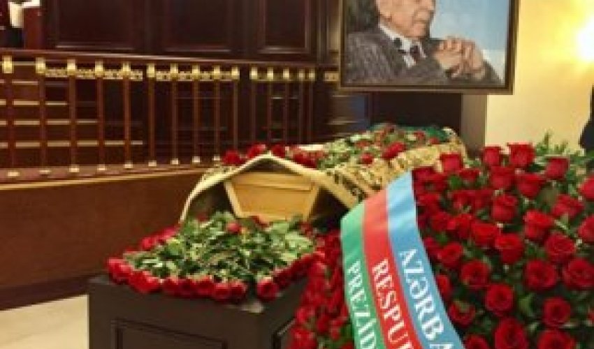 İlham Əliyev Lütfi Zadə ilə vida mərasimində iştirak edir