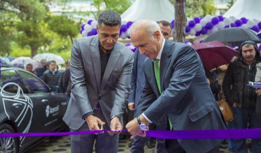 Azercell-in növbəti eksklüziv ofisi indi Bakının Q.Qarayev prospektində