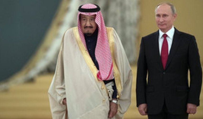 Vladimir Putin Səudiyyə Ərəbsitanı kralı ilə görüşüb