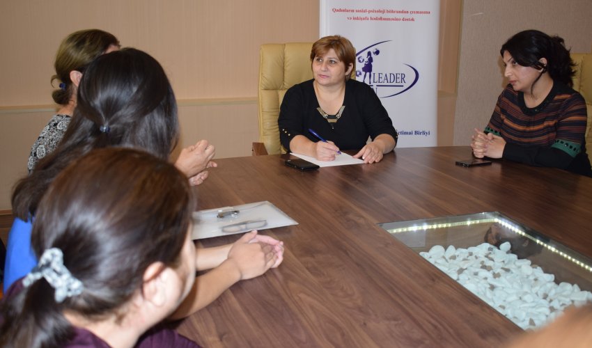 Saatlıda qadınların sosial-psixoloji problemləri müzakirə edilib