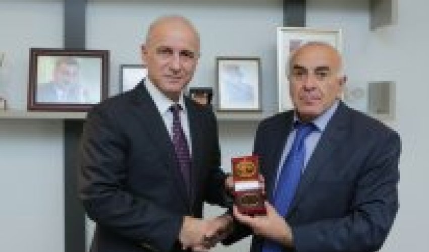 Azercell-in prezidenti qızıl medalla təltif olundu