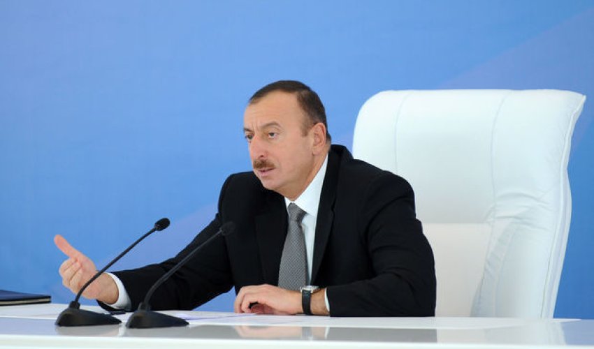 İlham Əliyev və Rumen Radev bəyanatlarla çıxış ediblər