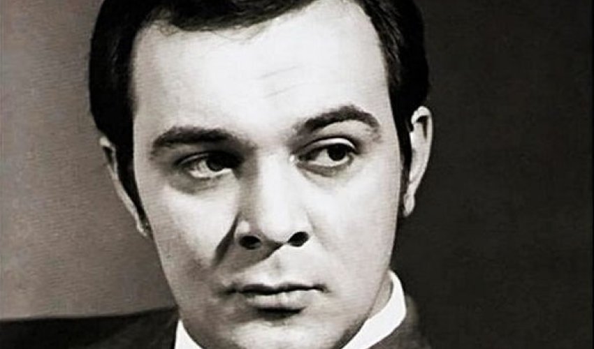 Müslüm Maqomayevin anım günüdür