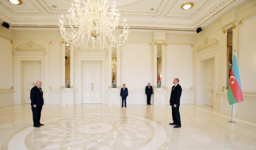 İlham Əliyev Qvatemala və Avstraliyanın yeni səfirlərinin etimadnamələrini qəbul edib