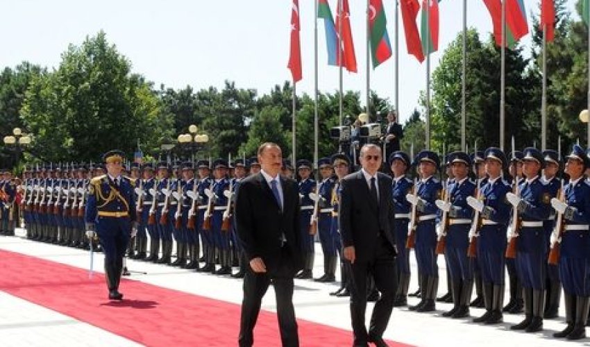 Türkiyə prezidentinin Bakıda rəsmi qarşılanma mərasimi olub