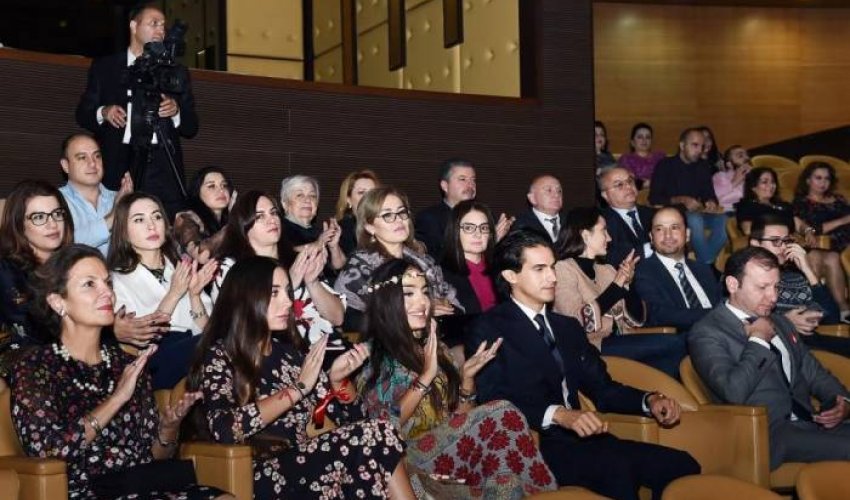 Leyla və Arzu Əliyeva konsertdə - FOTO