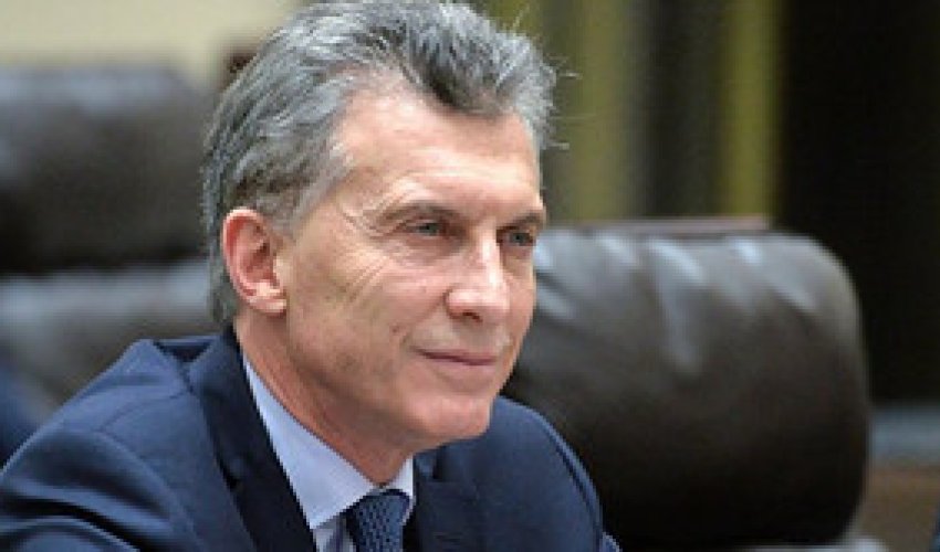 Argentina prezidentinin təyyarəsi təcili eniş edib