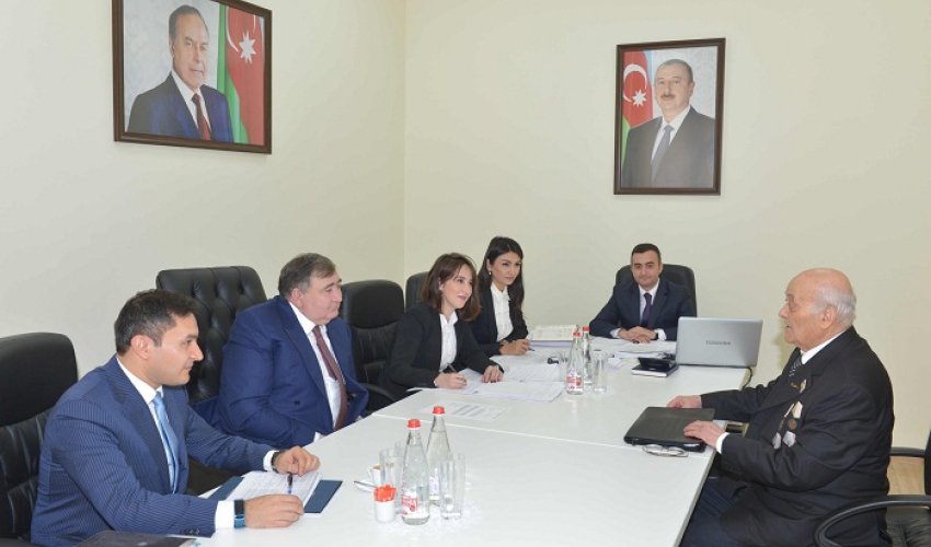 Fazil Məmmədov vətəndaşları qəbul edib