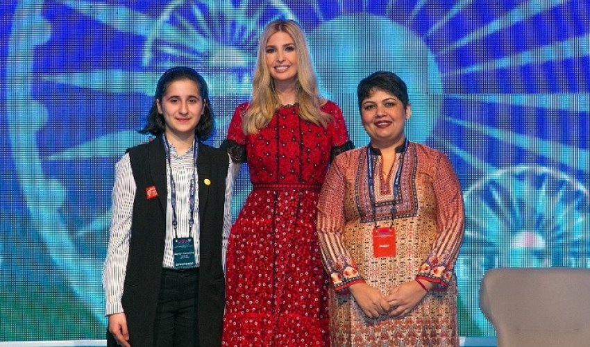 Trampın qızının 15 yaşlı Reyhanla FOTOSU