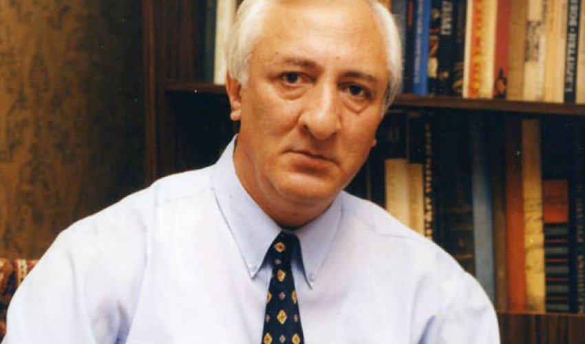 Tahir Əkbərin xanımı: Yeriyə və danışa bilmir