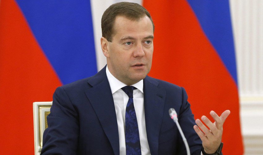 Medvedyev prezident seçkilərində iştirak edəcək? Medvedyev prezident seçkilərində iştirak edəcək?