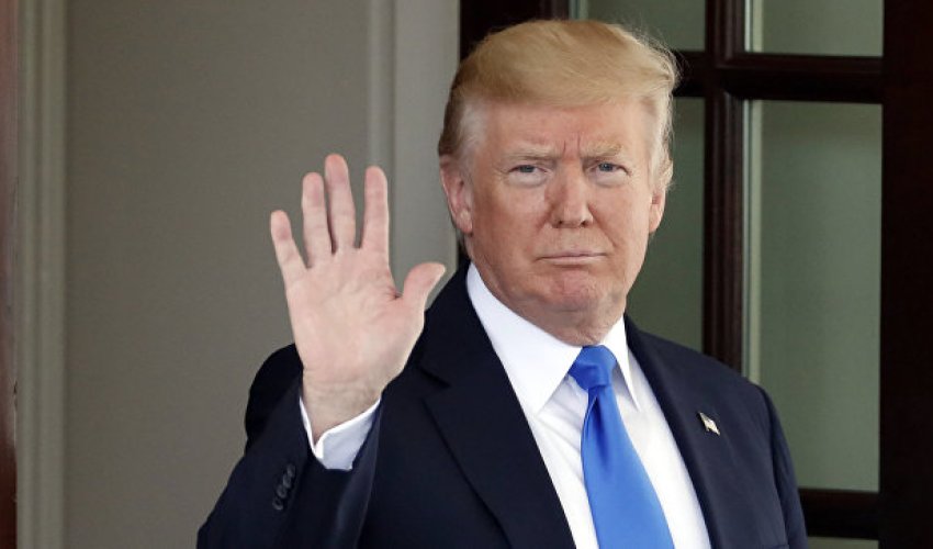 Tramp Mahmud Abbası Ağ Evə dəvət etdi