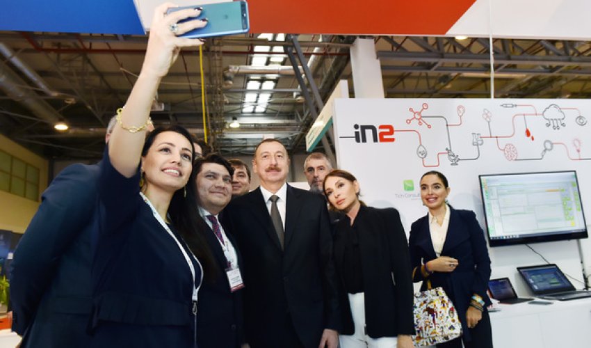 “Microsoft Azerbaijan” dövlət başçısına “Made in Azerbaijan” əqli mülkiyyət məhsullarını təqdim edib