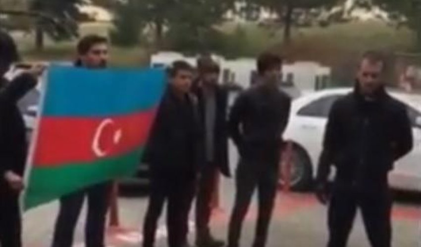 Türkiyədə Azərbaycan bayrağı endirildi: etiraz qalxdı – VIDEO Türkiyədə Azərbaycan bayrağı endirildi: etiraz qalxdı – VIDEO