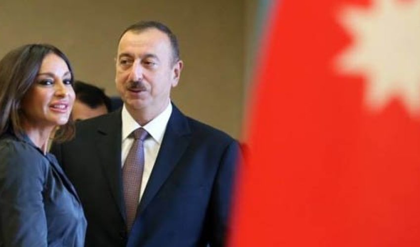 İlham Əliyev idmançılarla görüşür