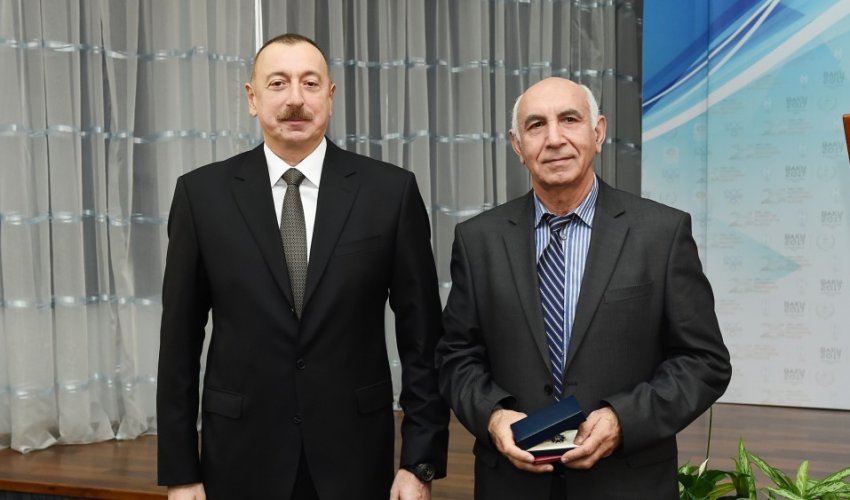 Prezident Cəmilənin həyat yoldaşını təltif etdi