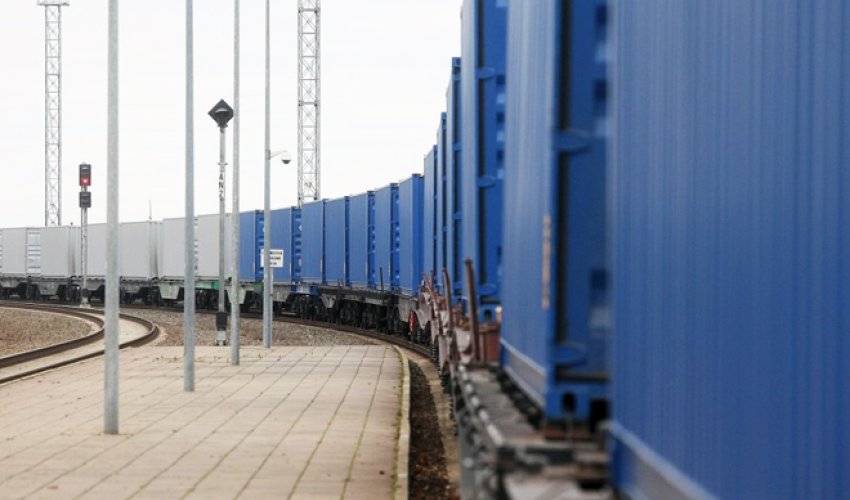 Bakı-Tbilisi-Qars vasitəsilə yükdaşımalara start verildi Bakı-Tbilisi-Qars vasitəsilə yükdaşımalara start verildi