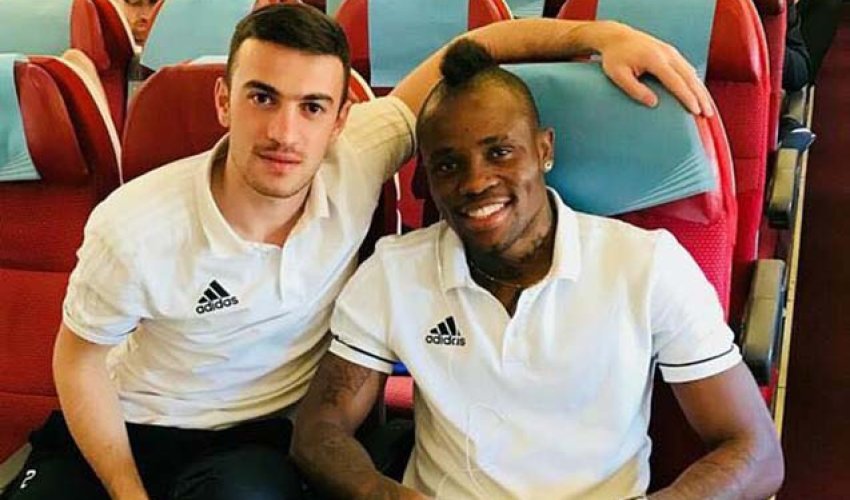 “Qarabağ”ın futbolçusu formalarını 100 dollara satır