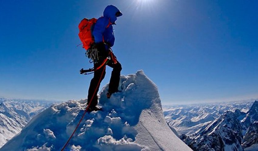 Azərbaycanda alpinistlər dağda yoxa çıxdı Azərbaycanda alpinistlər dağda yoxa çıxdı