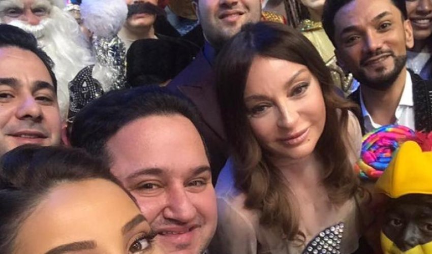 Azərbaycanlı məşhurların Mehriban Əliyeva ilə SELFİSİ