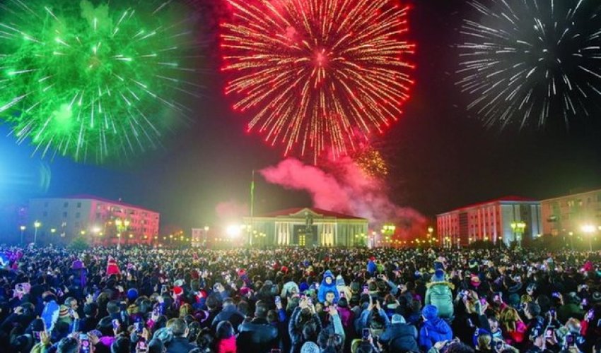 Vasif Talıbov ailəsi ilə birlikdə yeni il şənliyində iştirak edib - FOTO