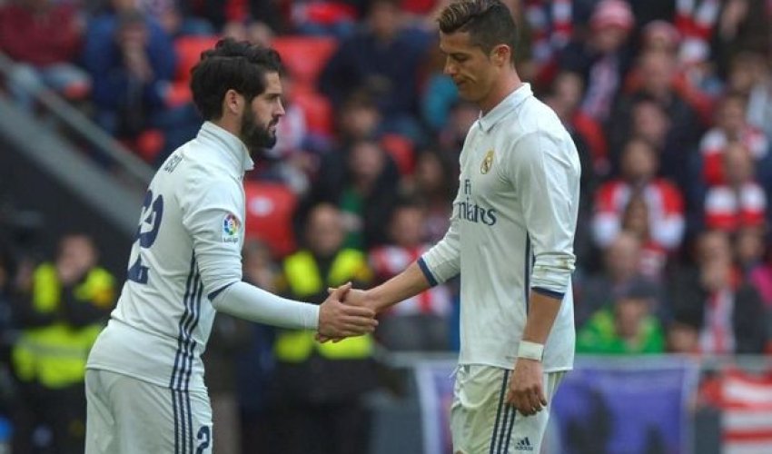 “Real” futbolçuları Ronalduya qarşı çıxdılar “Real” futbolçuları Ronalduya qarşı çıxdılar
