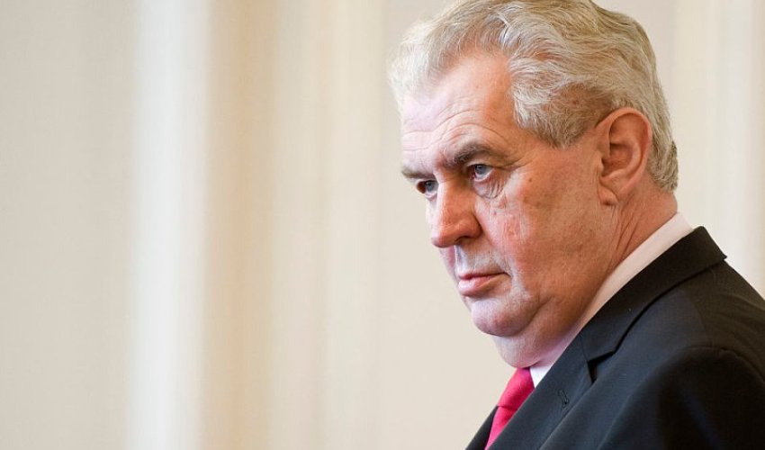 Çexiya Prezidentinə hücum - VIDEO