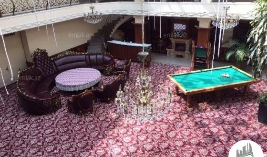 Bakıda 15 otaqlı villa satışa çıxarıldı Bakıda 15 otaqlı villa satışa çıxarıldı