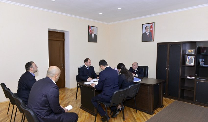 Qaralov vətəndaşları qəbul edib