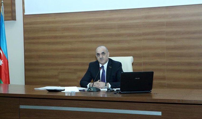 Nazir məmurları cəzalandırdı