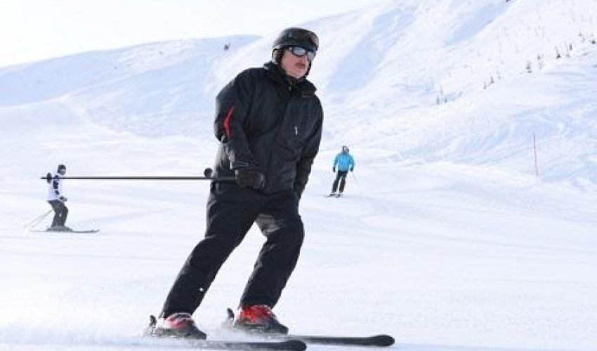 İlham Əliyev Şahdağda xizək sürdü - FOTO