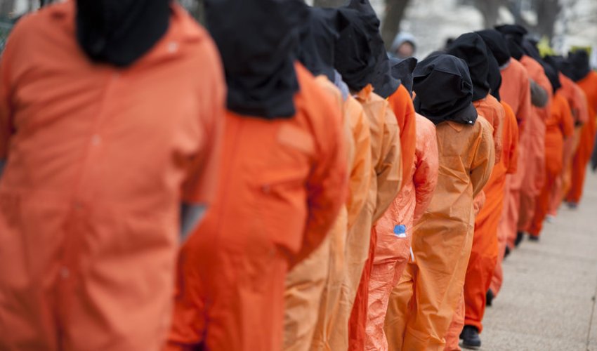 Trampdan “Quantanamo” ilə bağlı qalmaqallı qərar