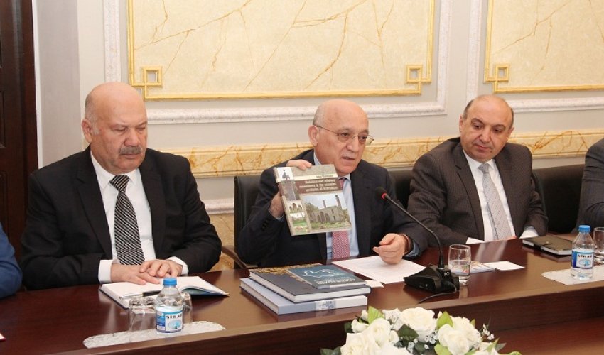 “Ermənilər Qarabağda məscidləri dağıdır” - Mübariz Qurbanlı 