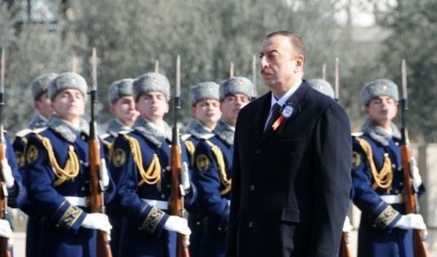 İlham Əliyev “Xocalı” abidəsini ziyarət edib