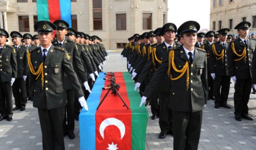 Daxili Qoşunların hərbi qulluqçularının maaşı artırıldı