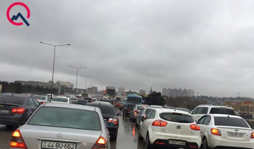 Bakının girişində tıxac  - FOTO