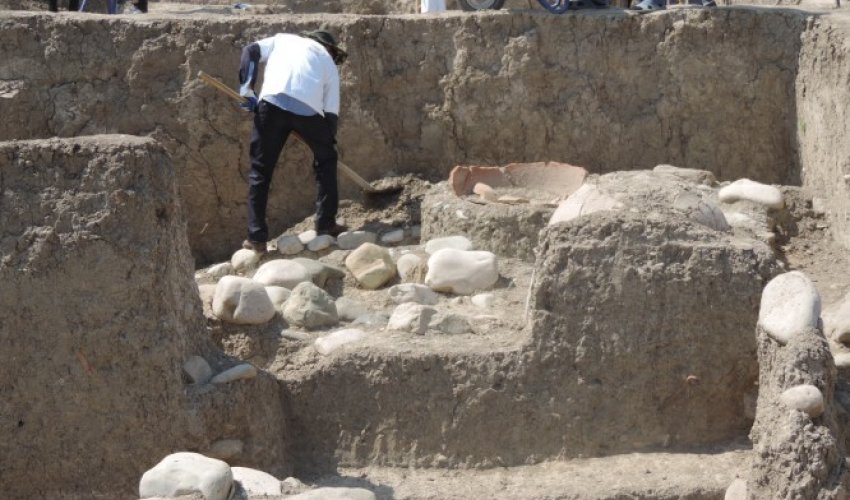 Erməniyə təslim olan arxeoloqlarımız 