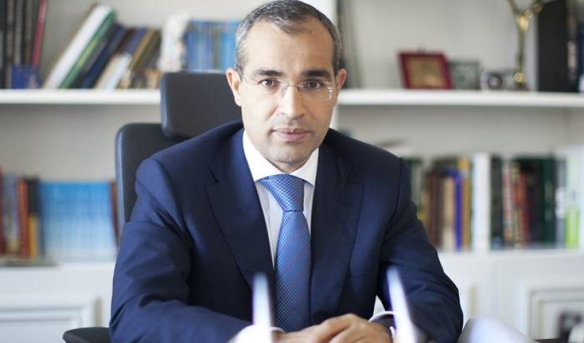 Prezident Mikayıl Cabbarovu postunda saxladı