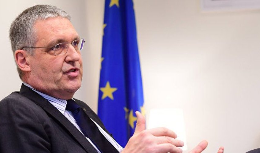 Tramp müşavirini istefaya göndərdi