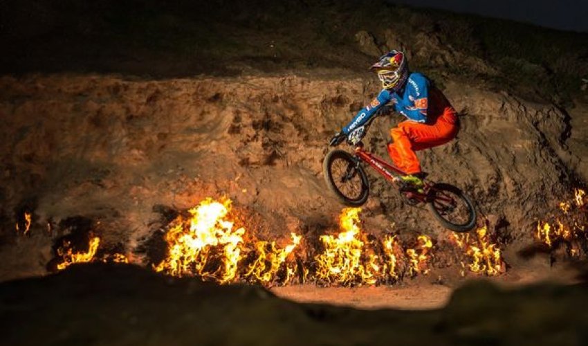 Hollandiyalı idmançı Yanardağdan tullanıb