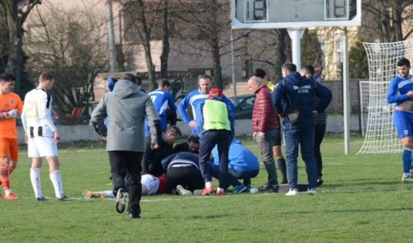 Futbolçu oyun zamanı öldü – VİDEO