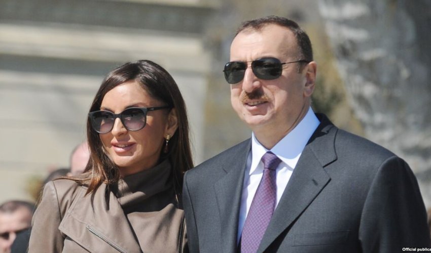 Prezident və xanımı açılışda 