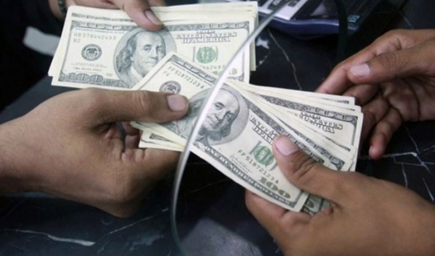 Dollar kreditlərində əhaliyə 62 qəpik endirim Dollar kreditlərində əhaliyə 62 qəpik endirim