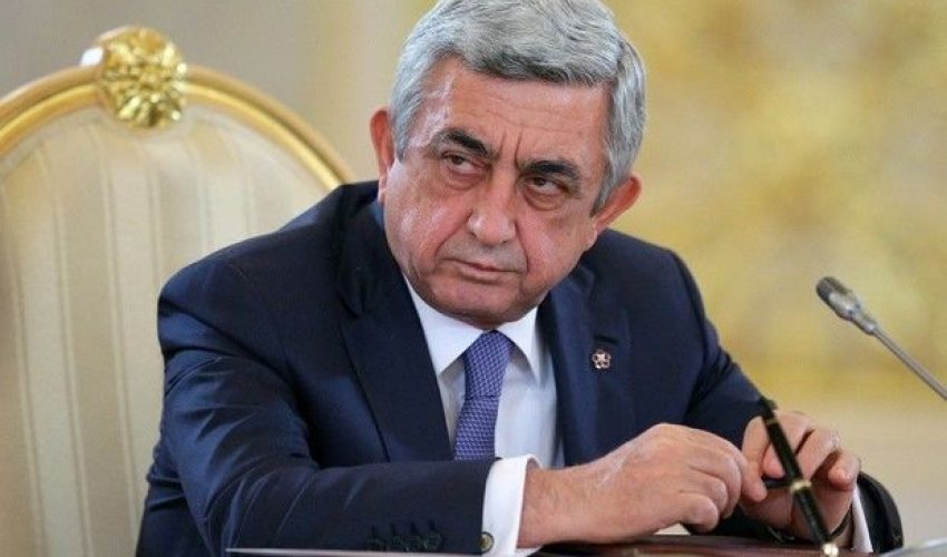 Sarkisyan üç müşavirini işdən çıxardı