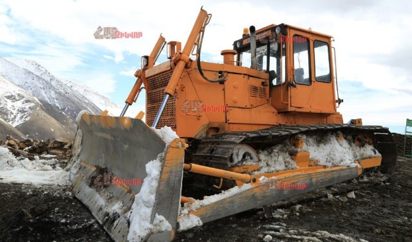 Ermənilərin Murovdağdakı mövqelərindən yeni (FOTOLAR) Ermənilərin Murovdağdakı mövqelərindən yeni (FOTOLAR)