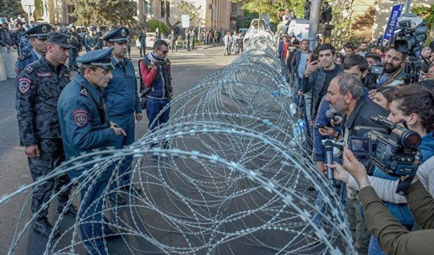 İrəvanda yeni aksiya başladı - VIDEO İrəvanda yeni aksiya başladı - VIDEO