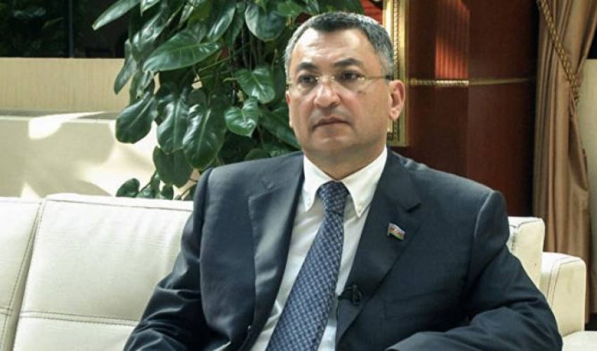 “Qaçqınkom”un yeni sədri kollektivə təqdim olunub