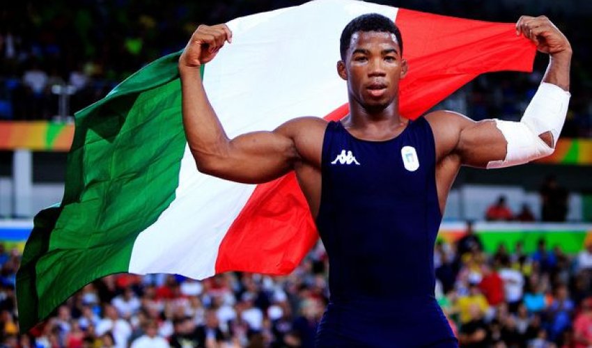 Dünya çempionuna Bakıda “Formula-1” bileti hədiyyə olundu